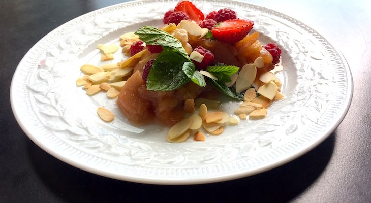 Десерт из груш и яблок в Рёмертопфе от Алана Дюкасса 